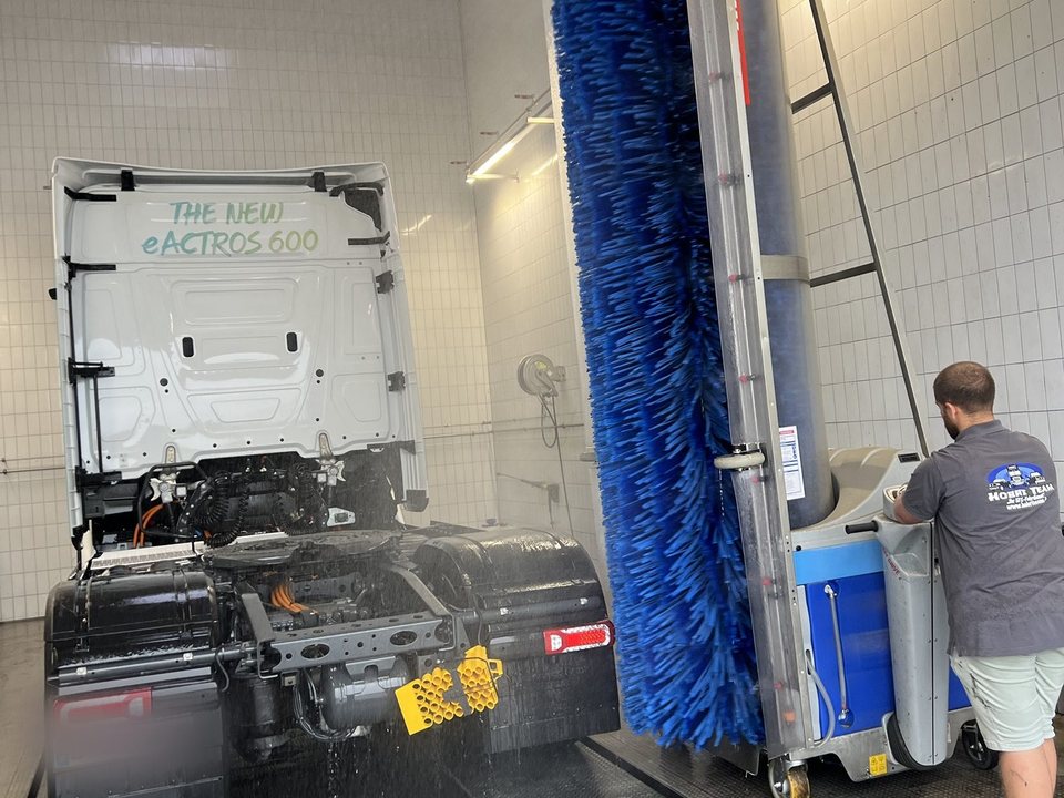 LKW-Wäsche – Fahrzeugwäsche und Aufbereitung
